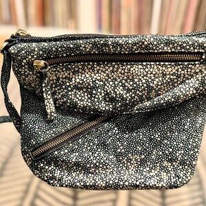 Chic Stingray Crossbody Bag